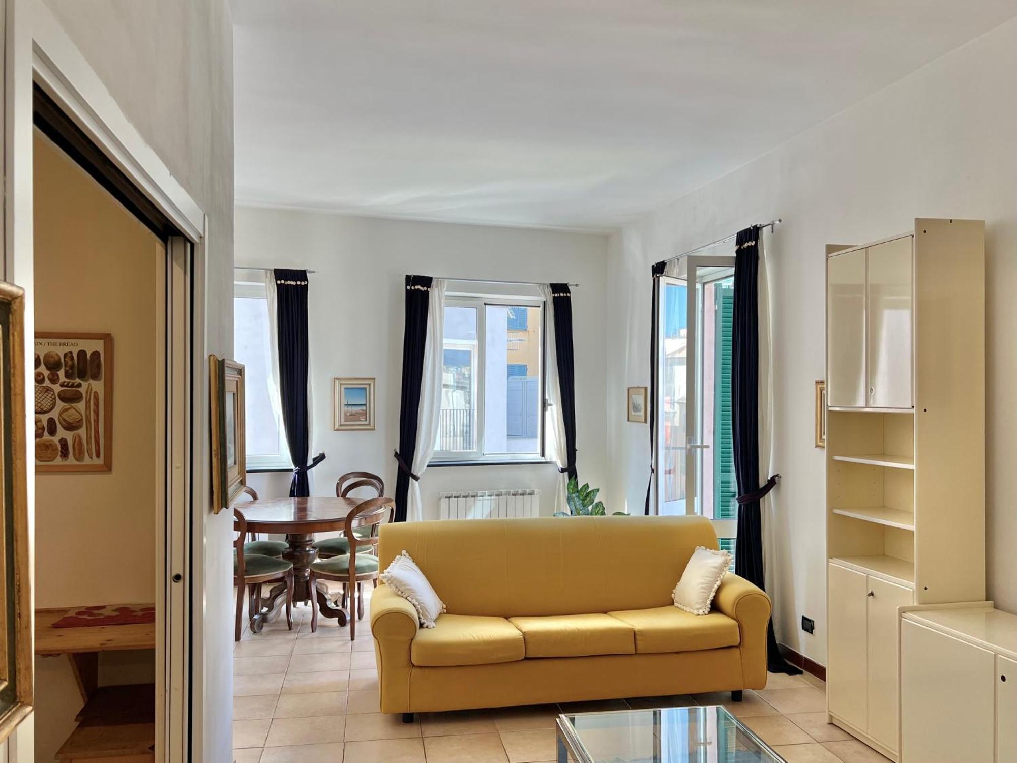Lovingenoa Prione Apartment Bagian luar foto