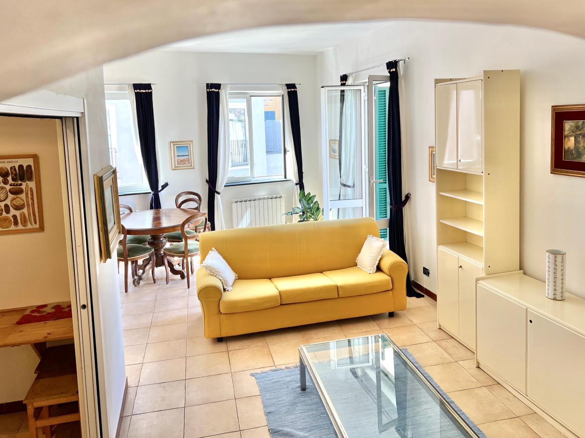 Lovingenoa Prione Apartment Bagian luar foto